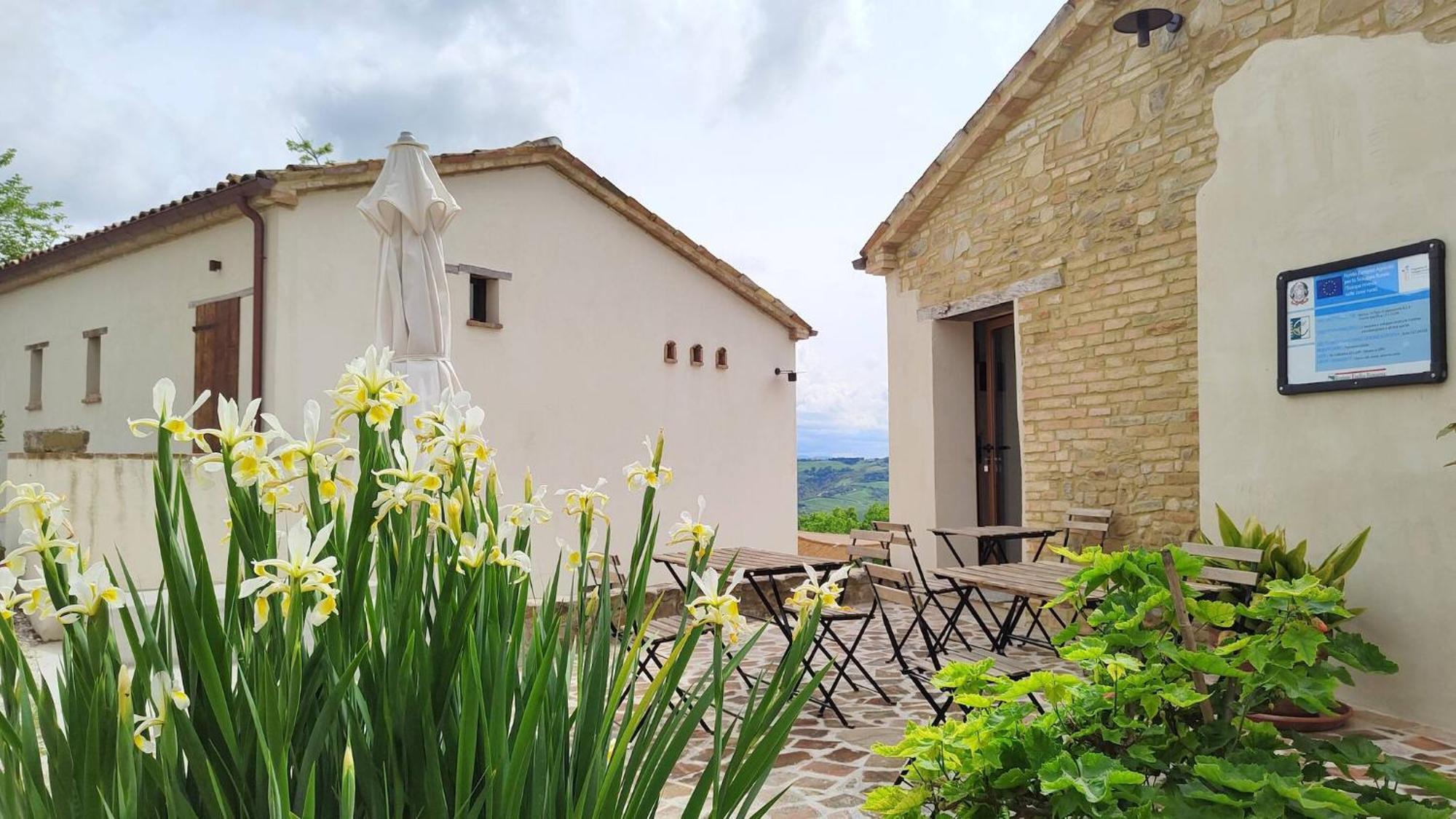 Borgo Calbianco - Private House With Pool & Airco Villa Cerreto Castello Luaran gambar